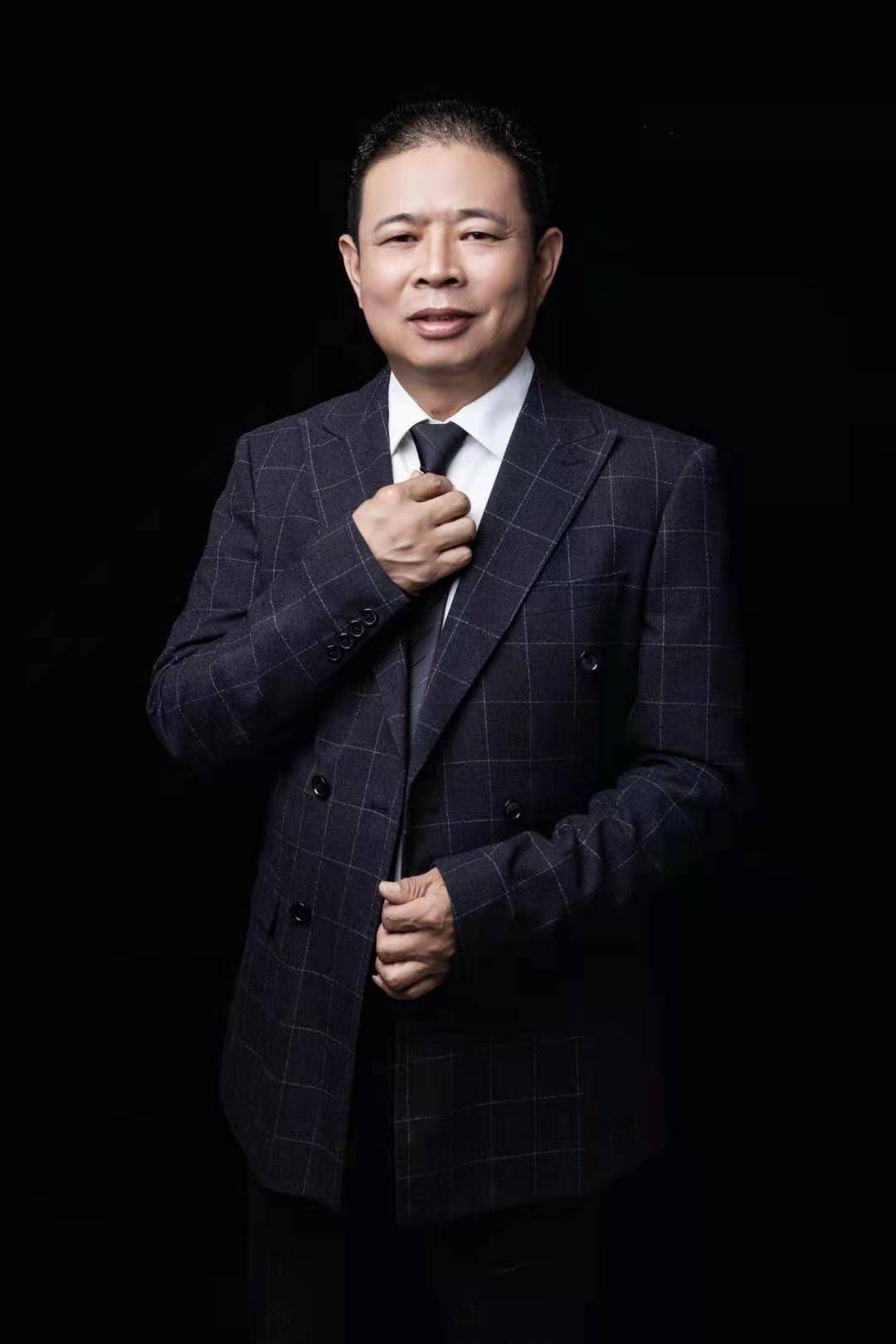 河北衡水有一个扶贫帮困热爱公益事业的爱心企业家吴广川