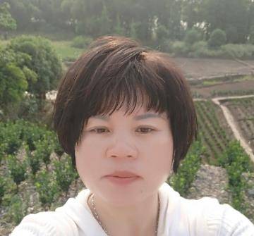 小区|值百万元宝宝在小区里面玩，大伙儿都围过来看