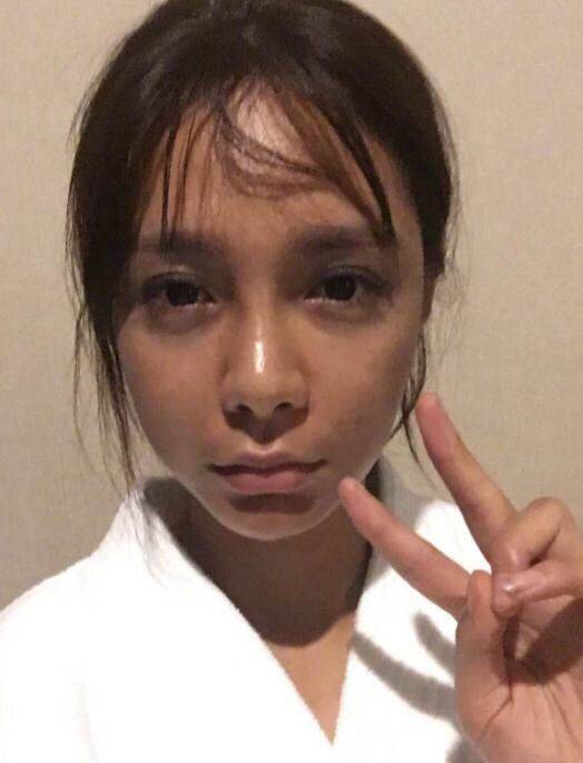杜海涛|沈梦辰这是偷偷美白了吗?写真秀出白皙肤色,网友直呼羡慕杜海涛