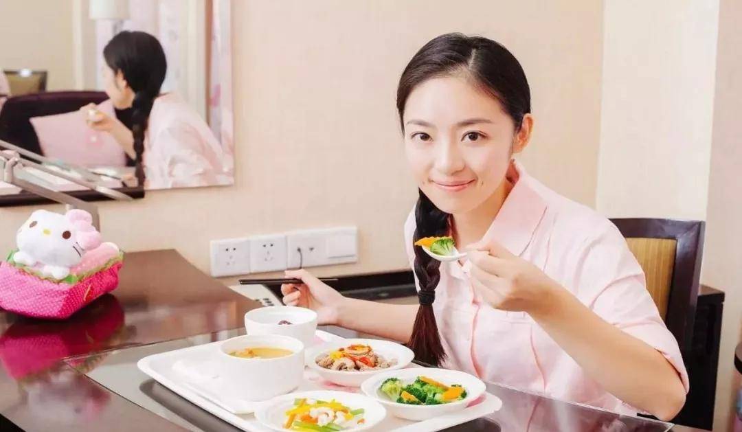 给予|婆婆和亲妈共同伺候月子，从这一个小细节，就能看出两人的区别