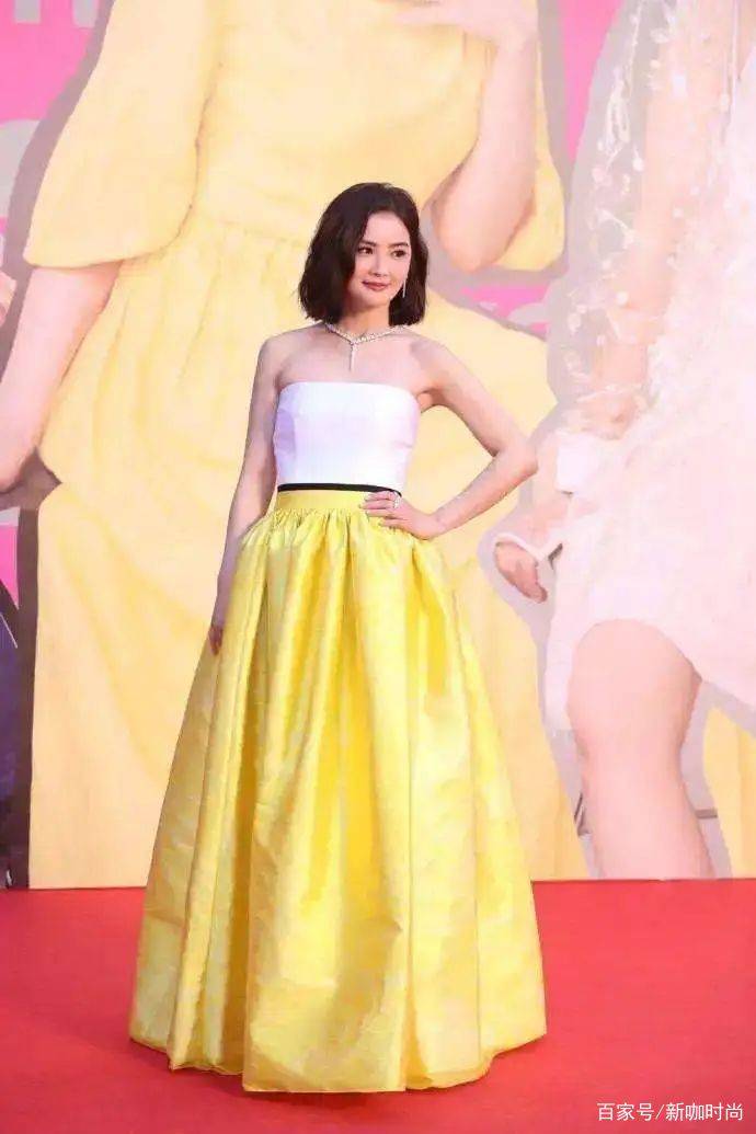 蔡卓妍|阿Sa真不会老？5张近距离摆拍，脸上却找不到一丝破绽