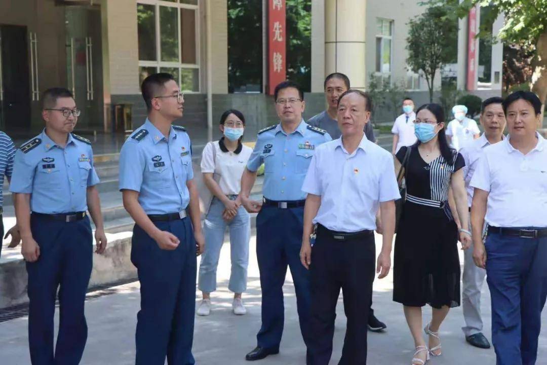 宝鸡市卫健委:健康送军营 畅叙鱼水情_部队