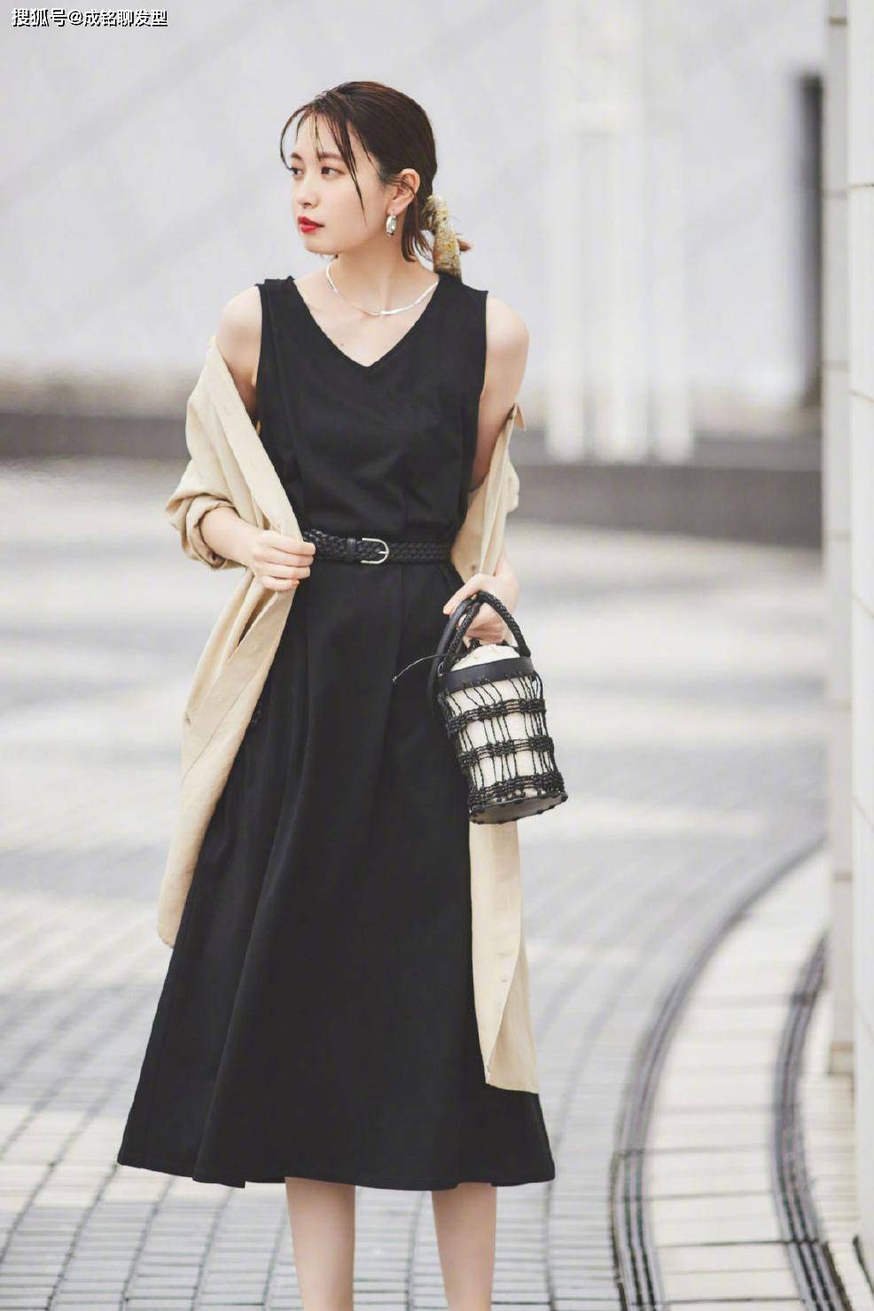 原创日杂人气模特宫田聪子示范优雅夏装时髦大气养眼高级满满