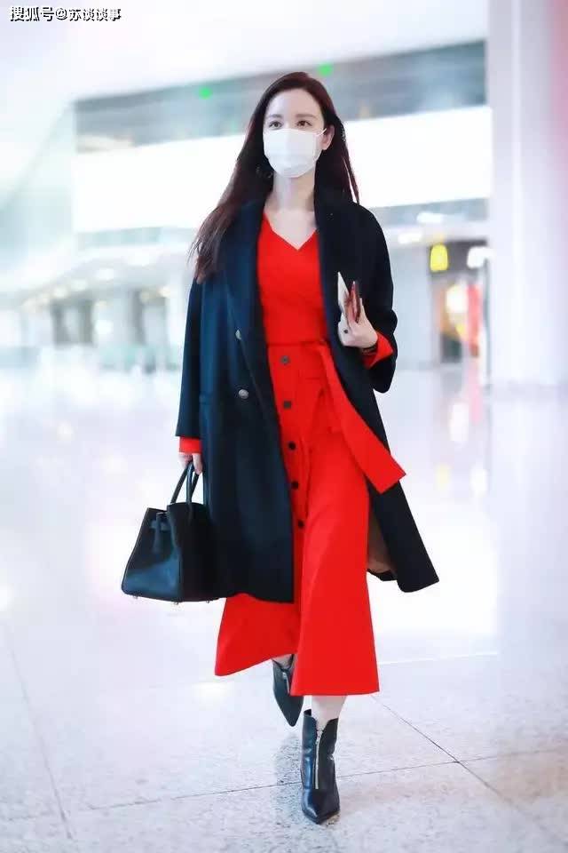 视觉|真是服了张萌,那么紧的裙子都硬塞进去,被勒得去看骨科也太拼了