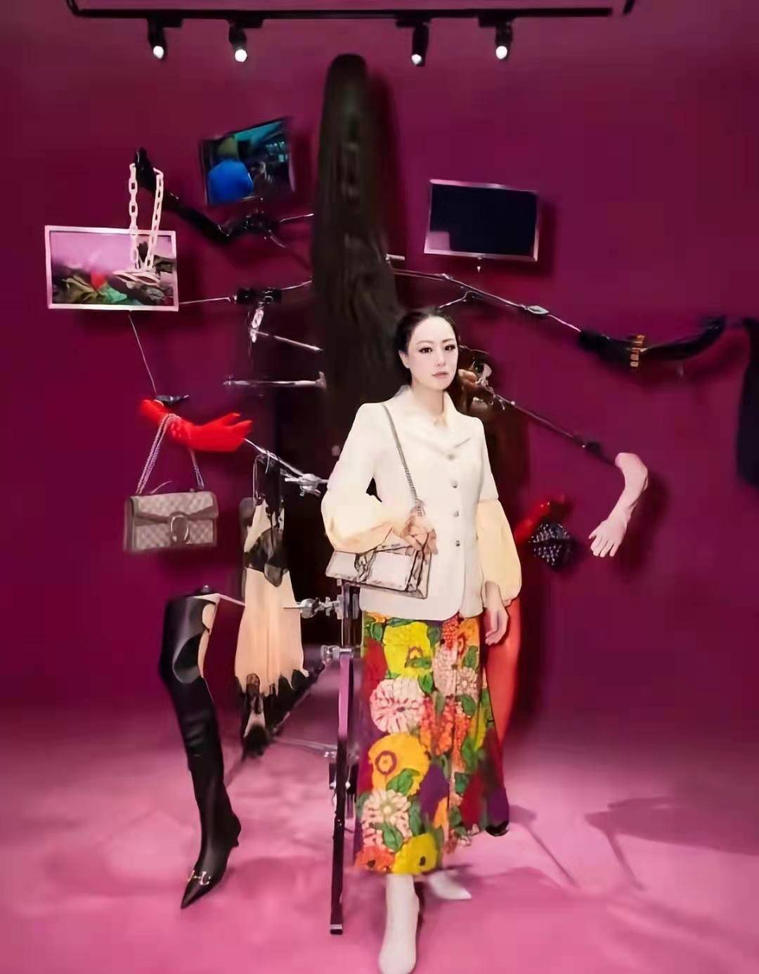 章小蕙|章小蕙真是“富态届”的穿搭典范，西服搭阔腿裤，气质高级好美艳