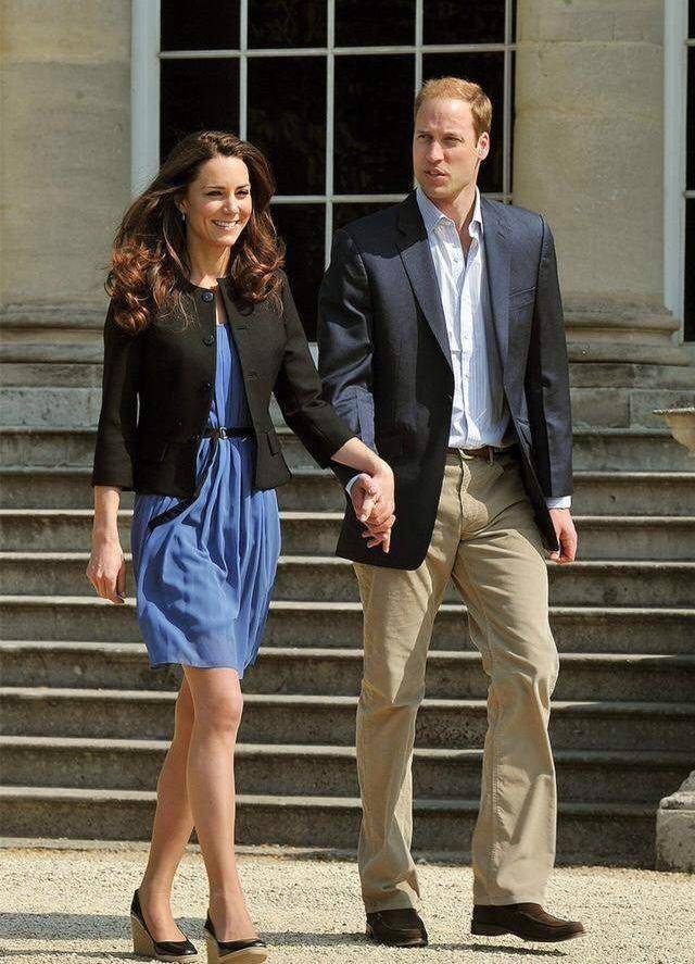 藏蓝色|西班牙王后也是“败家娘们”，一件长裙4万多，凯特王妃一身才399