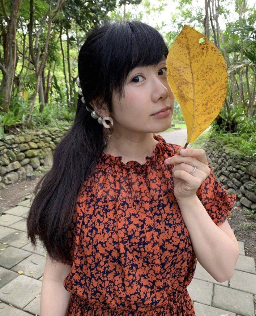 下半身|被福原爱的穿搭圈粉了，拼接裙、碎花裙，高贵有气质