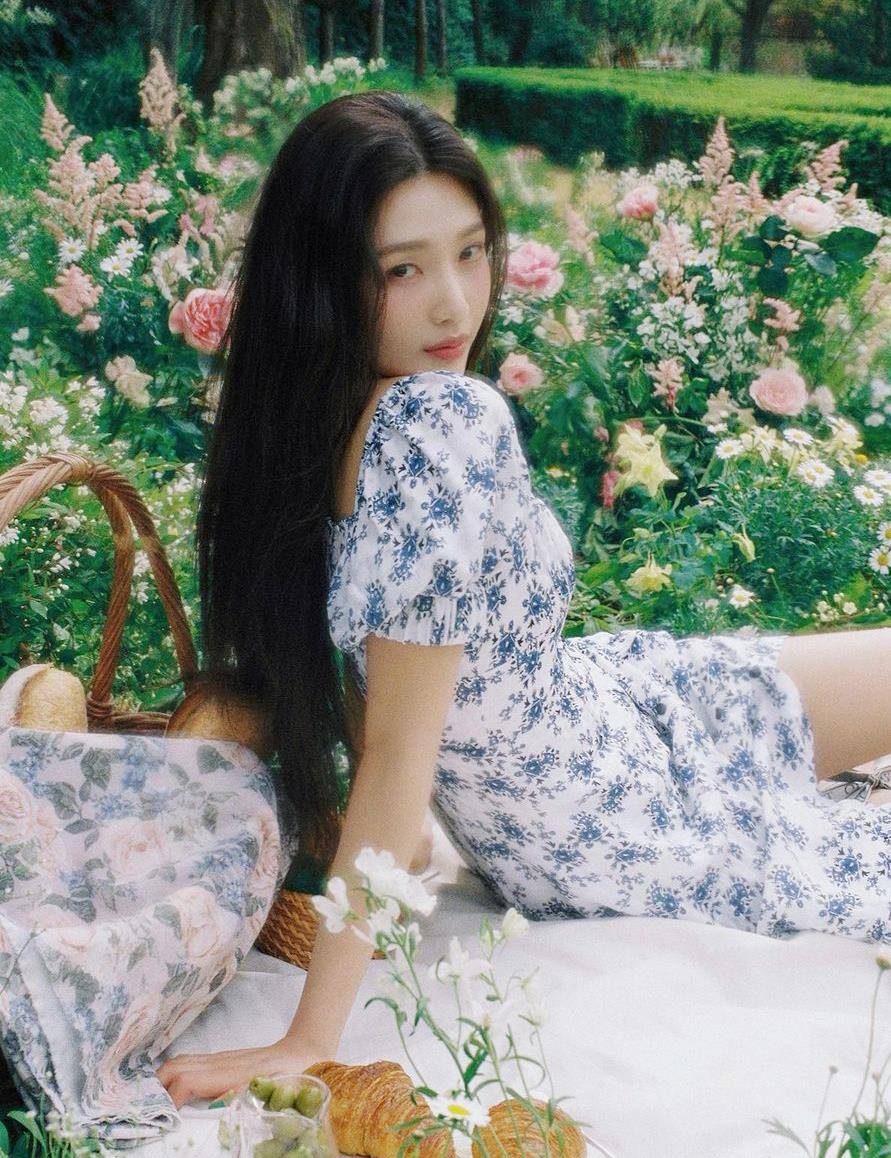 视觉|别再穿一身黑了！今夏爆火的“初恋色”简直美哭！