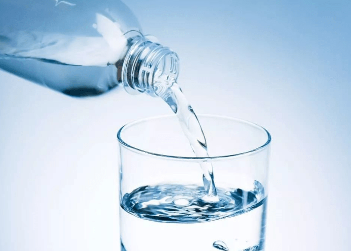 毒素|排尿时发现这4个“蹊跷”,可能是肝脏发出的求救信号,别忽视