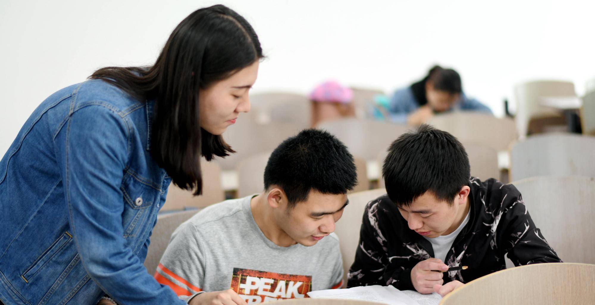 大学工科排行_国内大学“最新”排行榜,浙江大学被挤出前三,哈工大退步明显