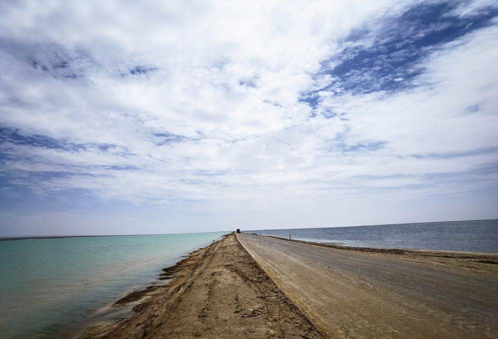 青海|坦克300环青海长测Day6：打卡最美双色湖 发动机居然报故障了