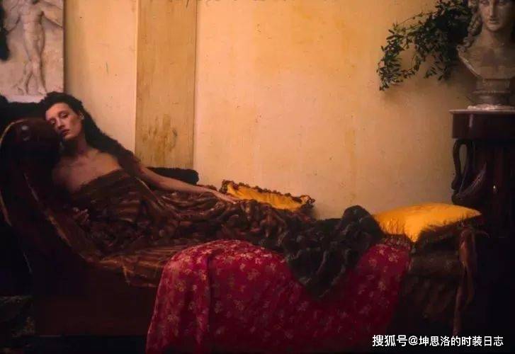 摄影|Lookbook画册丨VINCE 2021秋季系列 简约沉静的优雅大地色系
