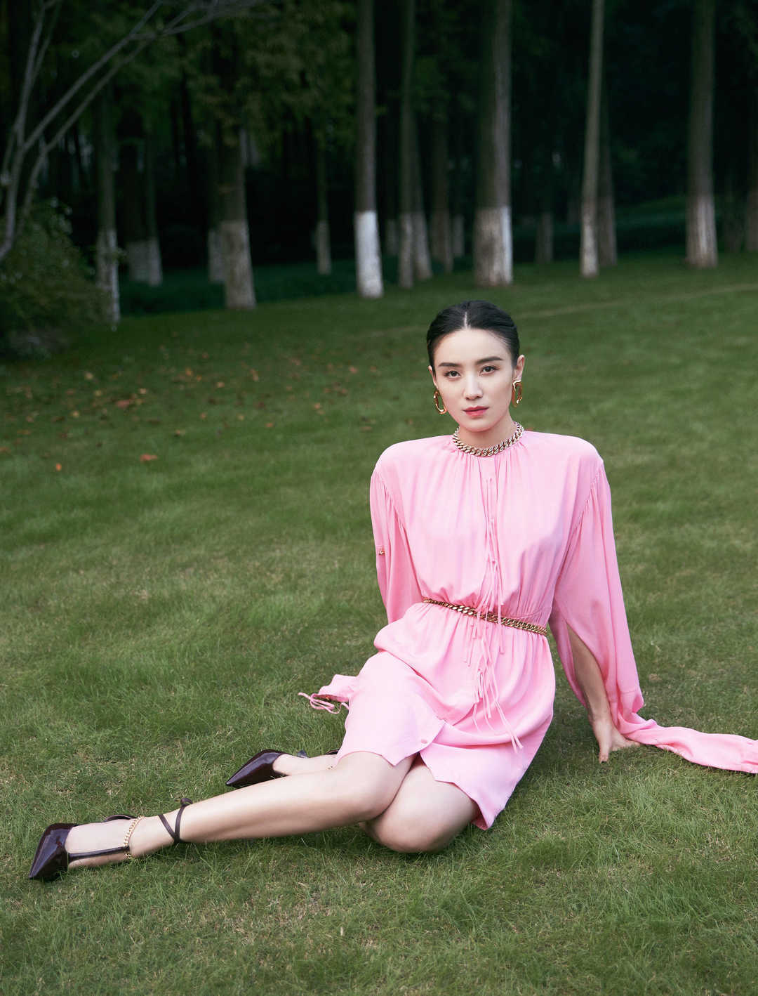 宋佳才|40岁的宋佳才是“阿姨圈”顶流，穿一袭粉色连衣裙魅力十足，真美