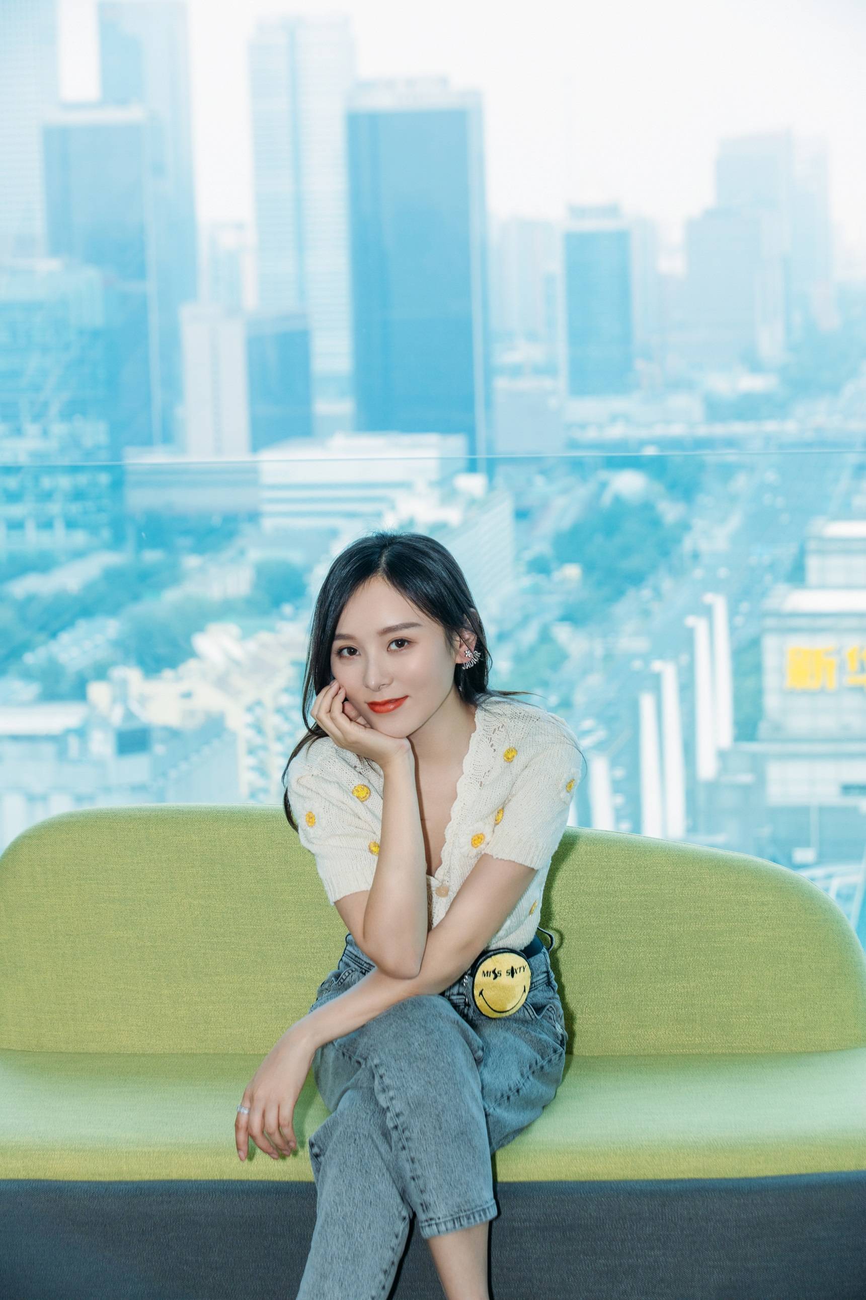 何珮瑜出席怒火重案首映礼饰演热血女警分享拍摄幕后故事