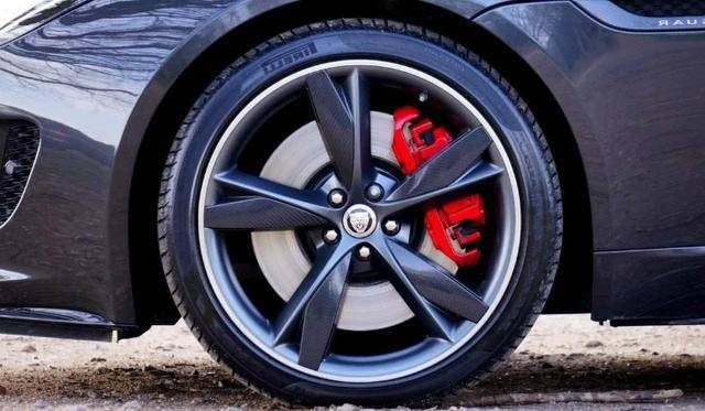 汽车轮胎厚度一样吗 87014a28f20c4b9982dce9ae6cde2b08.jpeg