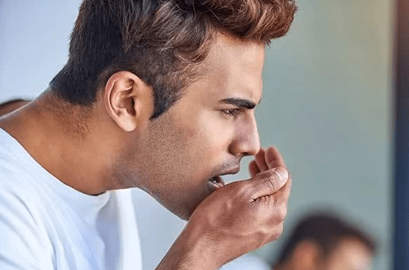 肝脏|口臭可能是肝不好？医生：肝不好有4个表现，对号入座看你占几个