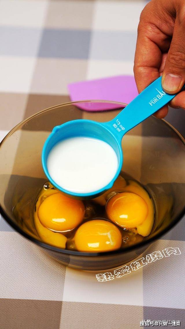 没有打蛋器怎么做蛋糕简单方法 0817ca926b5745178684536f235651b0.jpeg