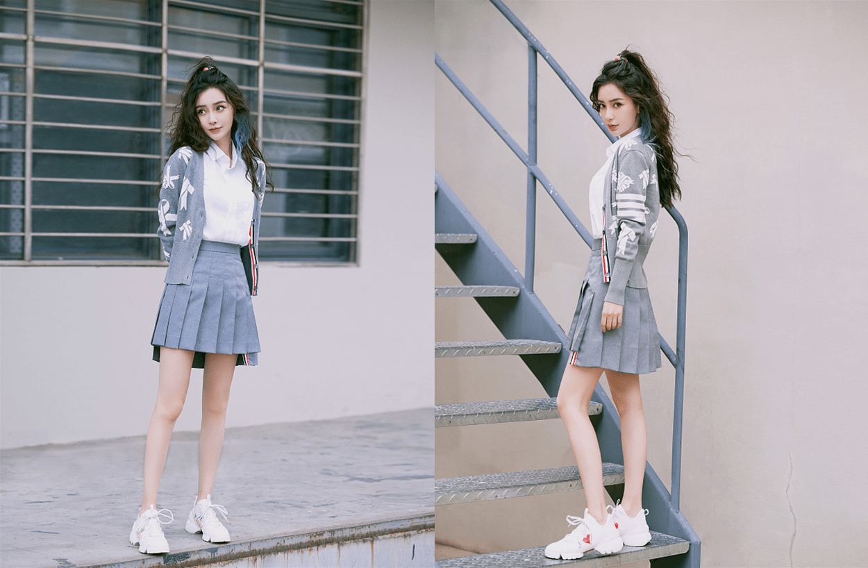 显得|杨颖不像是生过孩子的人，都当妈了还这么有活力，穿身学生装真嫩