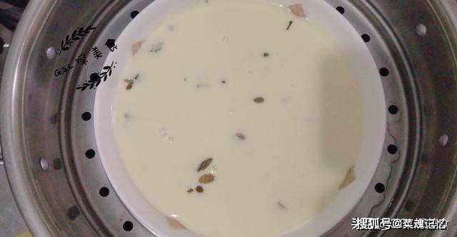 补充|酸奶里面加两个鸡蛋,上锅蒸一蒸,酸甜可口,孩子一口一口吃不停