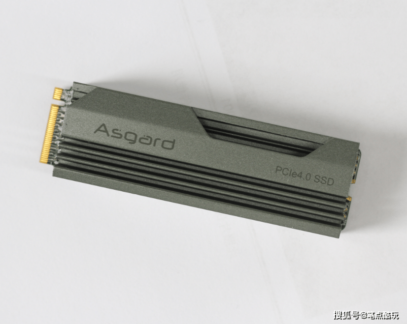 硬盘|比三星固态更快，阿斯加特AN4 PCIe 4.0，给老外一点压力！