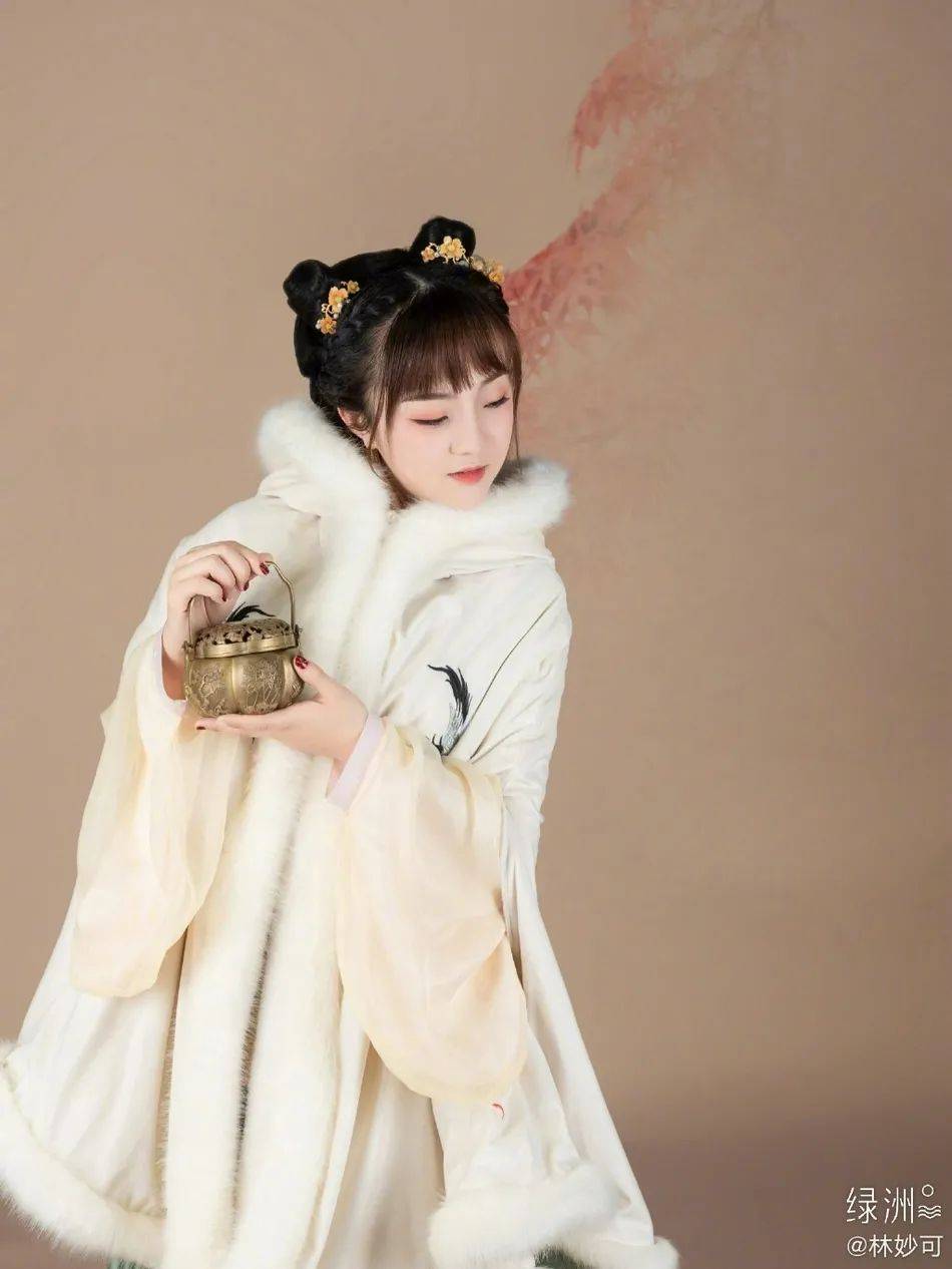 漂亮|林妙可晒古风汉服美艳写真！清丽脱俗魅力不可小觑