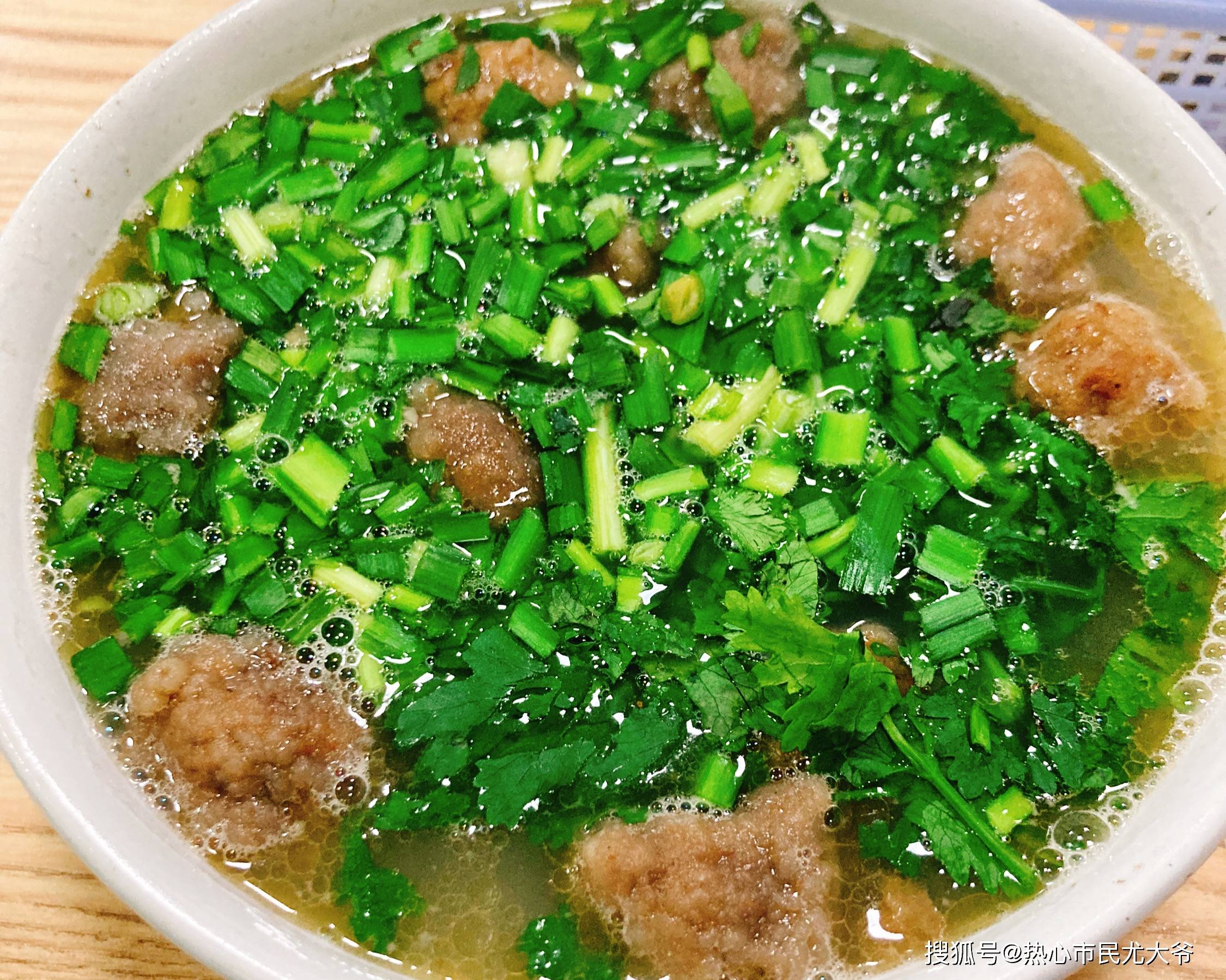 食客一路追随的老味道博爱丸子汤里剔骨肉论斤称