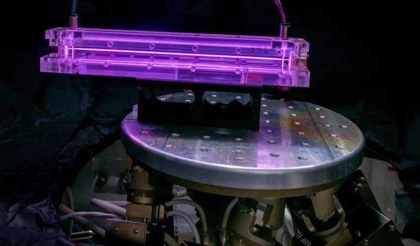 超强激光中的高品质等离子体透镜