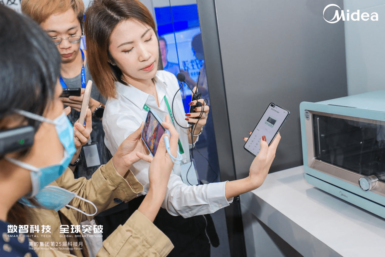 App|美的美居App拥有超百种食谱，配合用户偏好和浏览习惯，让用户连吃一周不重复