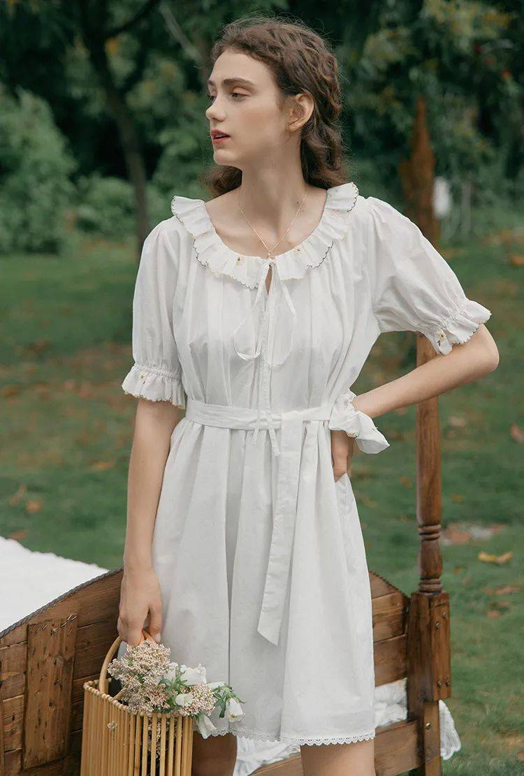 廓形|连衣裙，大一点更时髦！