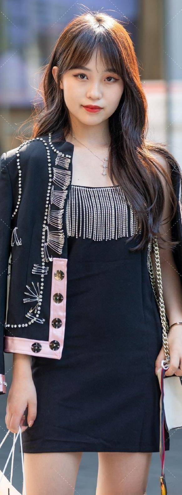 脚踝|连衣裙可以说是衣柜里的经典,充满都市美,慵懒又随意