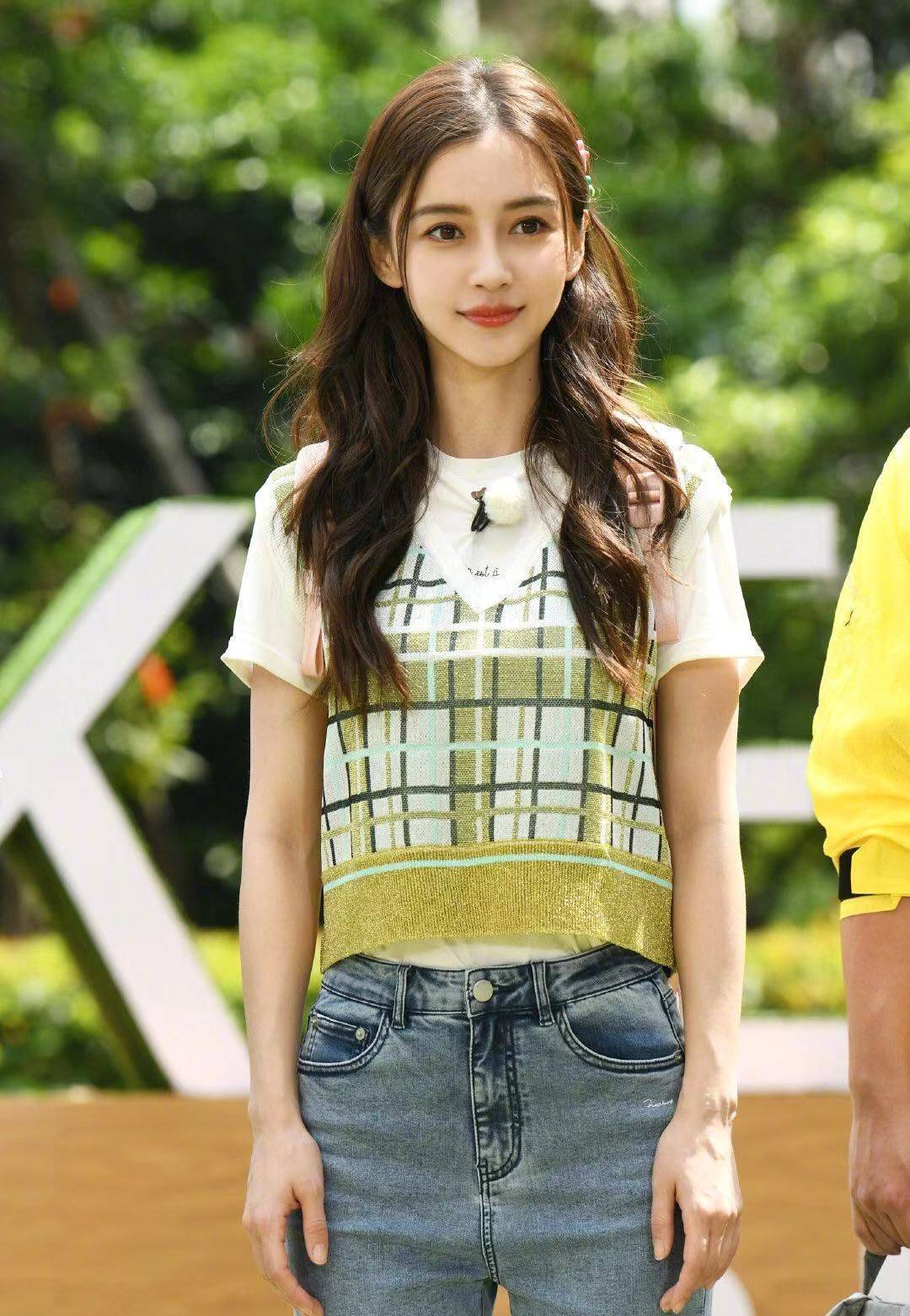 衣架子|baby杨颖最新私服穿搭曝光，真是又美又仙，不愧是行走的衣架子