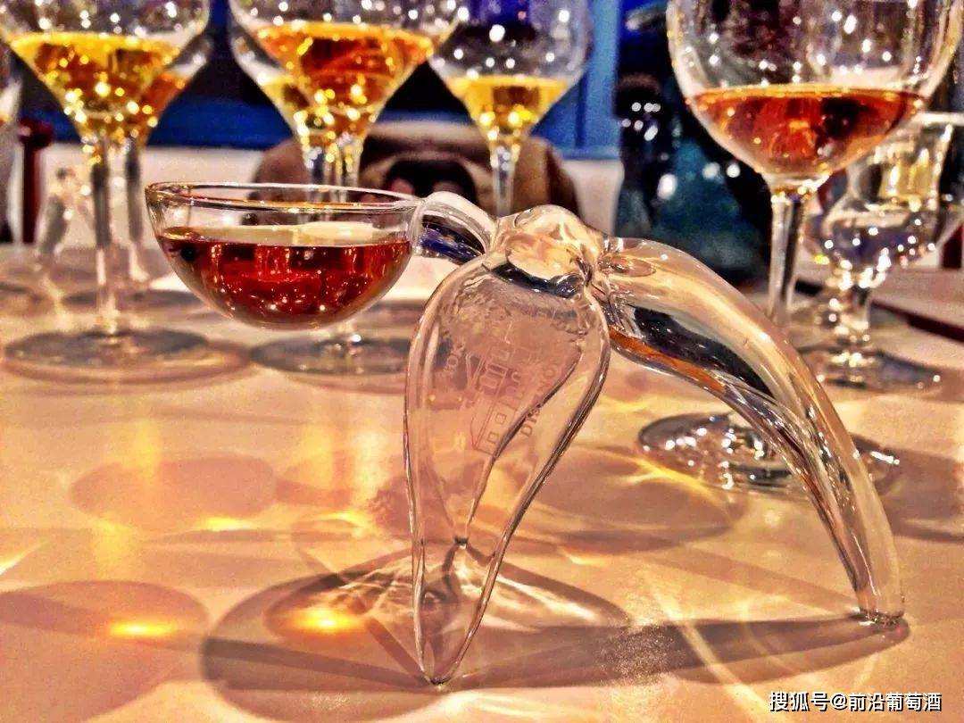 地区|贵腐酒（Noble rot wine）为什么那么贵？贵腐葡萄酒是如何酿造的？