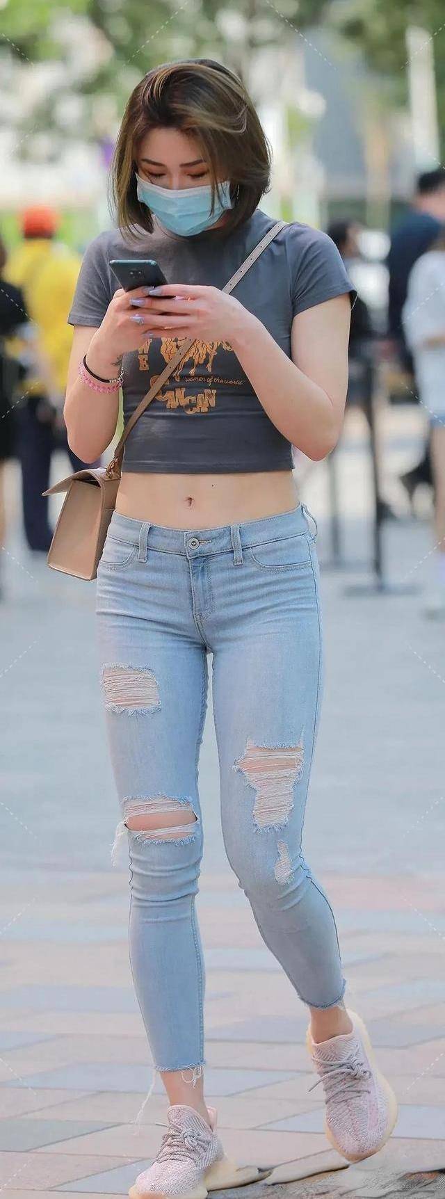 颜色|贴身“无缝”打底裤，选择时髦服饰，走在大街上