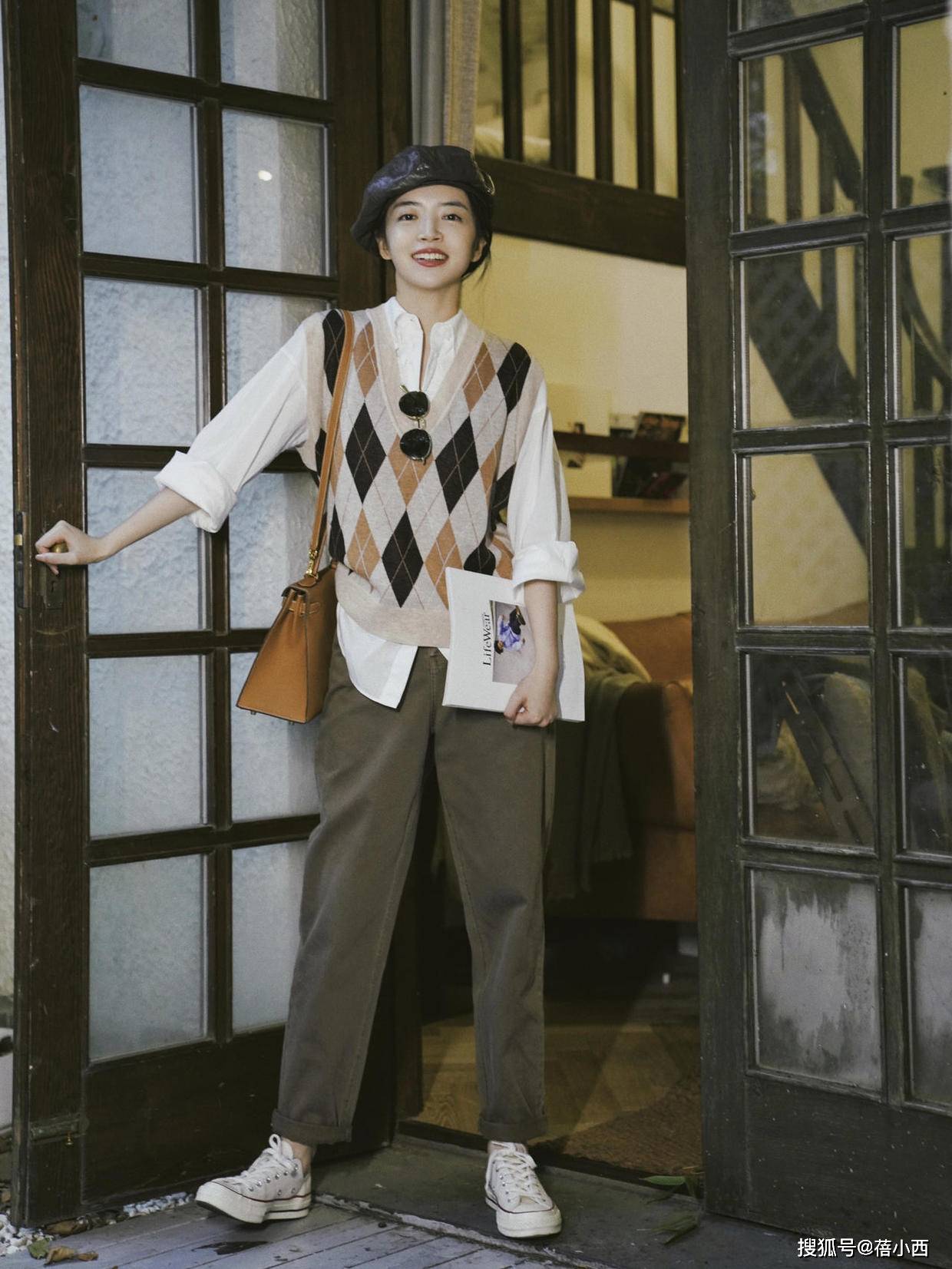 魅力|女人到了中年,放弃T恤搭配小黑裤!学三木博主这样穿,高级气质