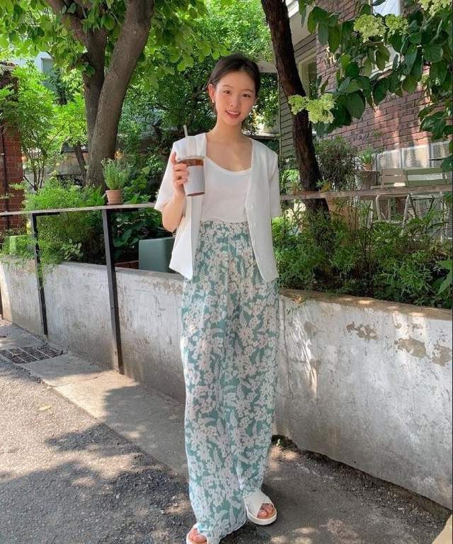 色彩|色彩鲜艳元气满分夏日穿搭 清新少女必学起来