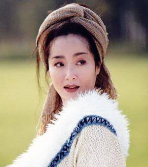 恬妞和恬妮:一个嫁万梓良,一个嫁岳华,一对姐妹花"命运"大不同_电影