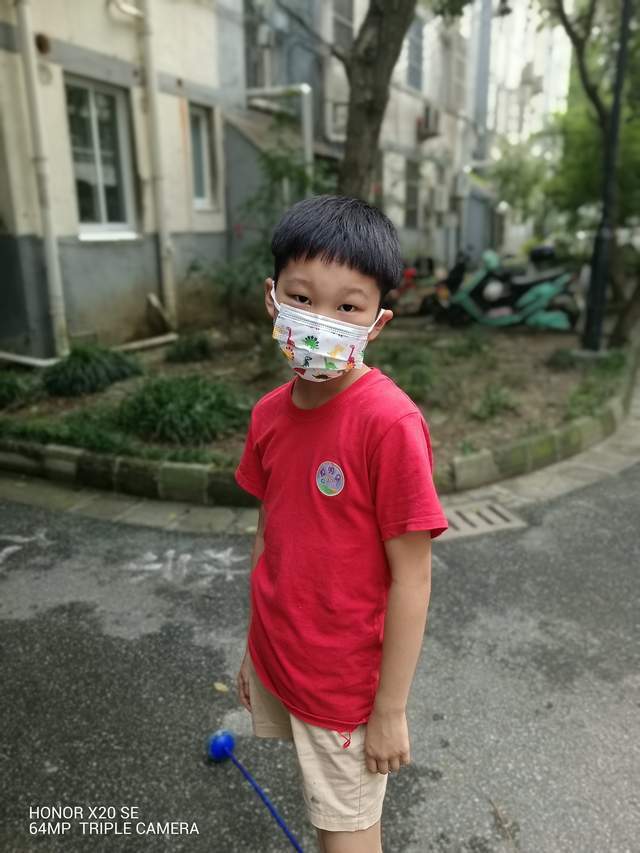 游戏|荣耀X20 SE新版本将上市，超高屏占比，游戏追剧拍摄样样精通