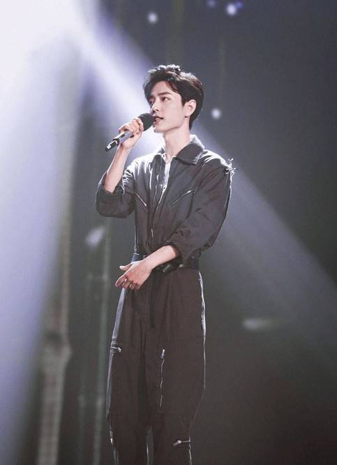 角色|肖战《王牌部队》剧照图流出，素颜生图抗打，“硬汉风”十足？