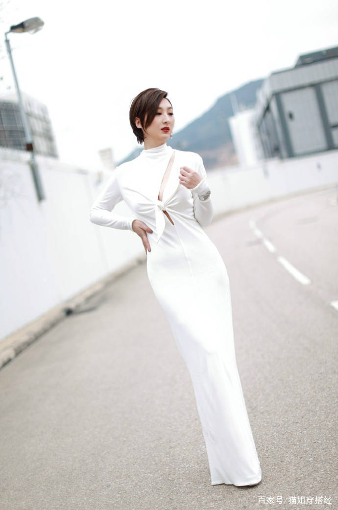 曲线|高海宁“翻红”后越发自信，大胆挑战紧身裙，裹出曲线惊艳了