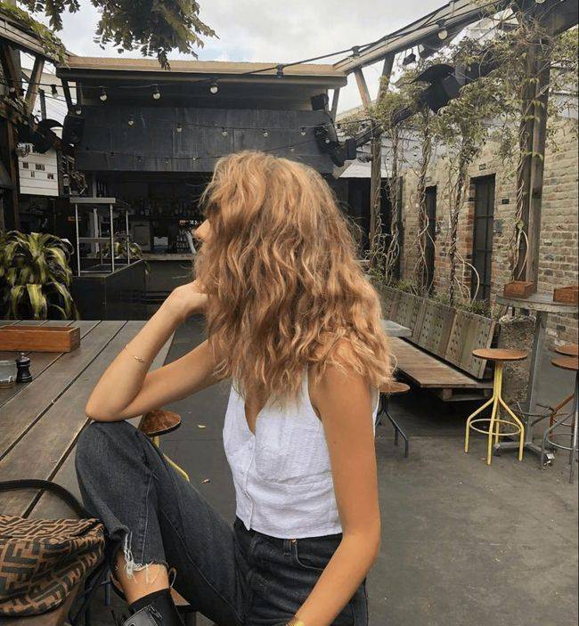 风衣|腿长的女生试下风衣的时尚穿搭，秒变潮流女神