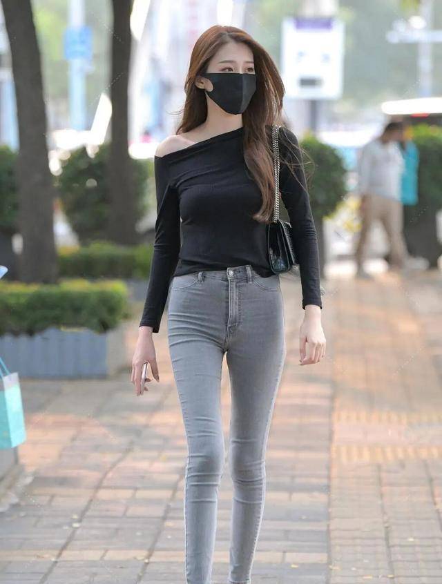 浅色|精致大方的打底裤充满美俏的魅力，带来别样的风情，吸引视线