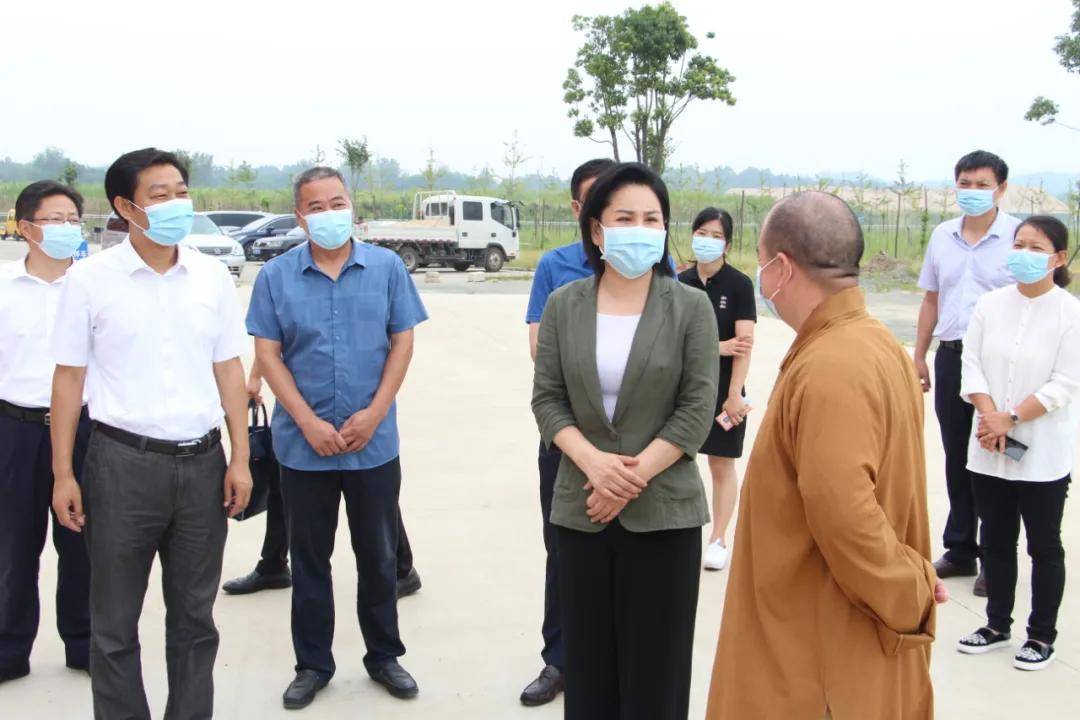 曾辉深入浉河区调研民族宗教工作 检查宗教活动场所疫情防控"双暂停"