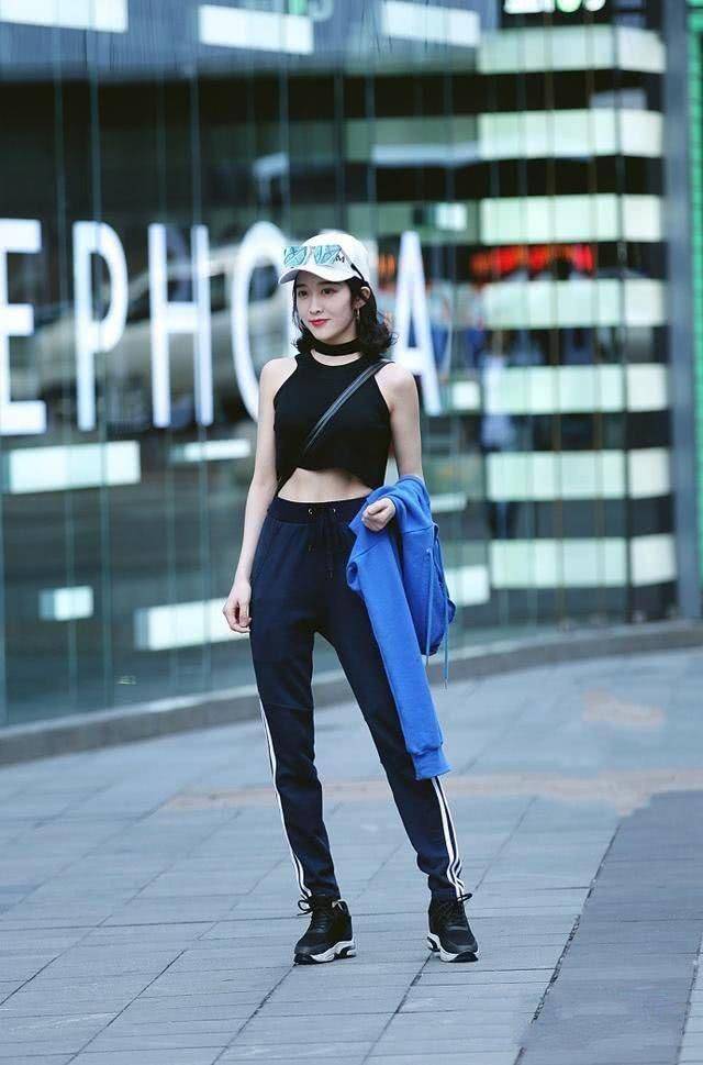 太阳帽|休闲风的装扮，气质又减龄的感觉，绽放出你满满的女人味