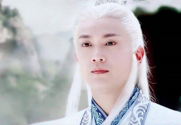 紫胤真人是天墉城执剑长老,天下御剑第一人.