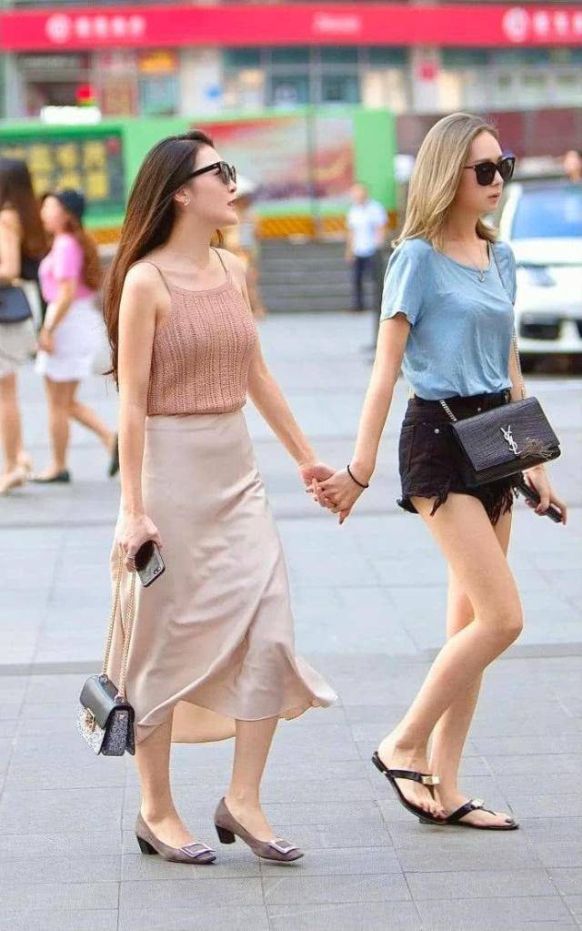 酷酷|精巧美搭的裙子，充满很好的年轻活力，时时刻刻展现你的美