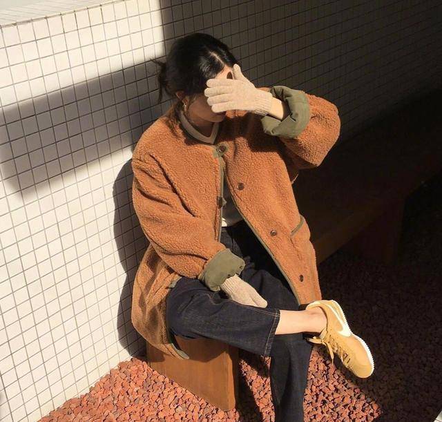 程度|微胖女性也能穿出曼妙身姿，选这几款大衣准没错，修饰迷人身材