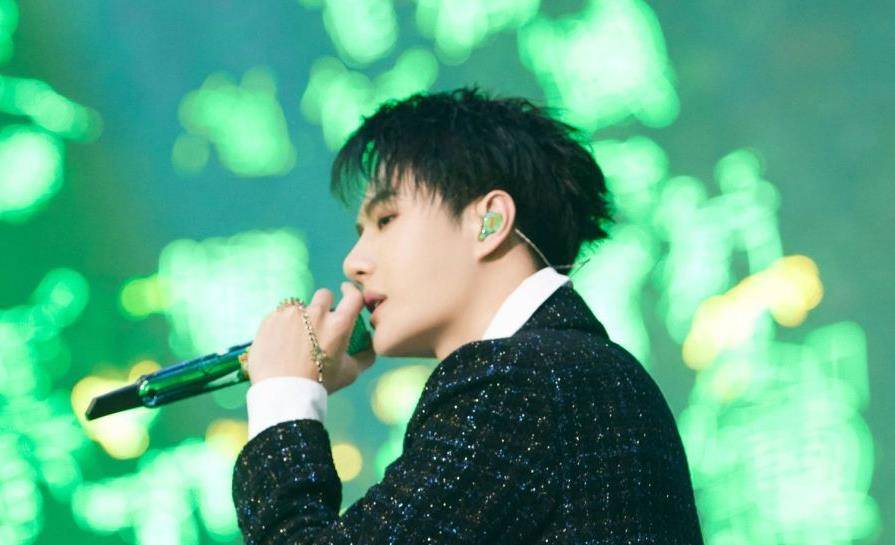 流量|《这就是街舞》燃炸来袭，王一博个人采访曝光，内容有深意