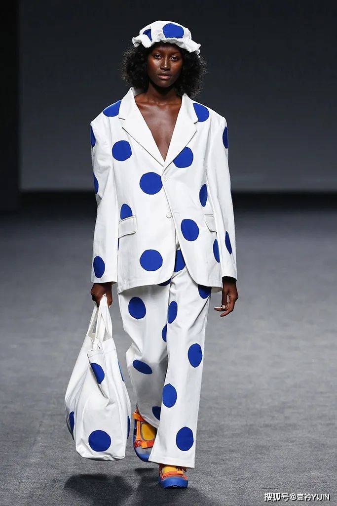 品牌|这年头，连狗都要做个时尚圈的「局外人」