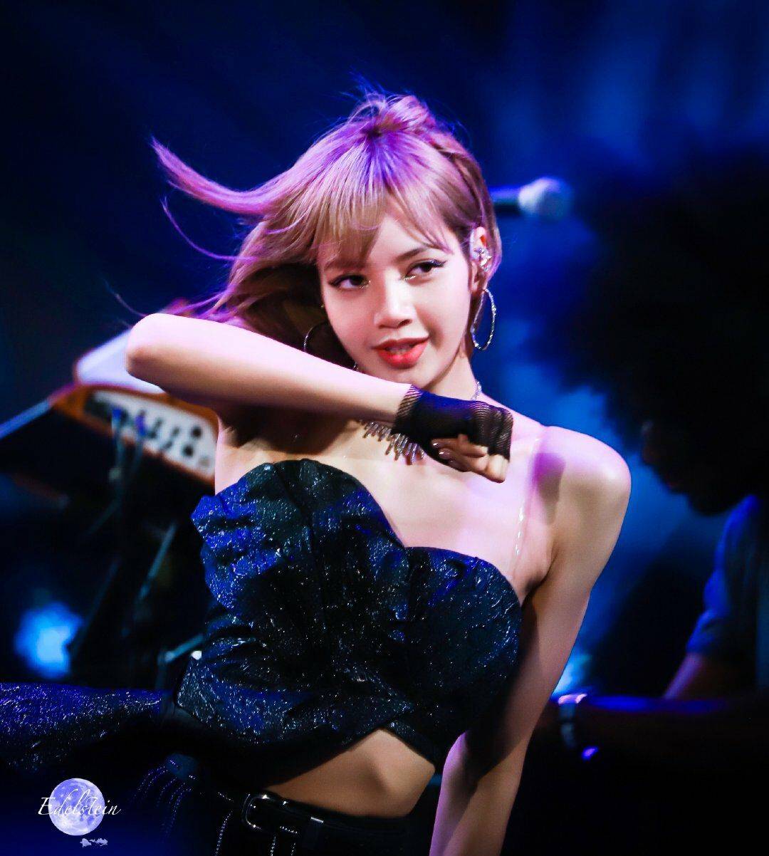 自律|有一种舞姿叫Lisa,长相甜美身材更是妩媚,不愧是人间芭比