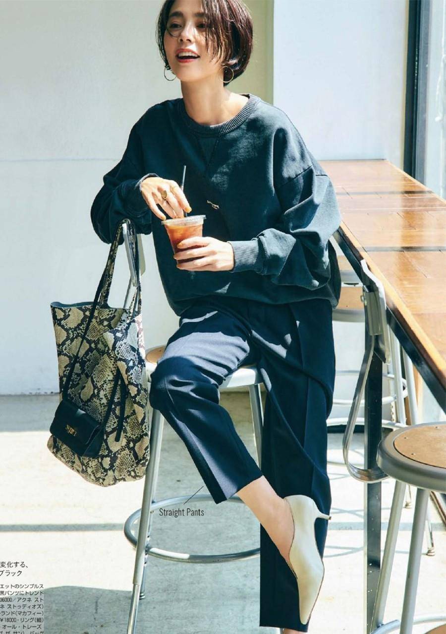 米色|你真会穿卫衣？普通女人穿松垮，聪明女人穿精致，三点差距看明白